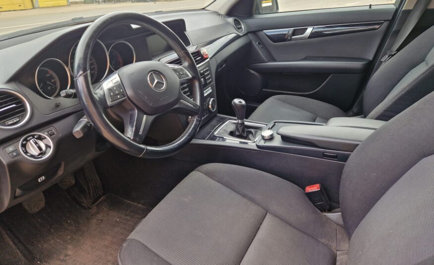 MERCEDES-BENZ C200 C200