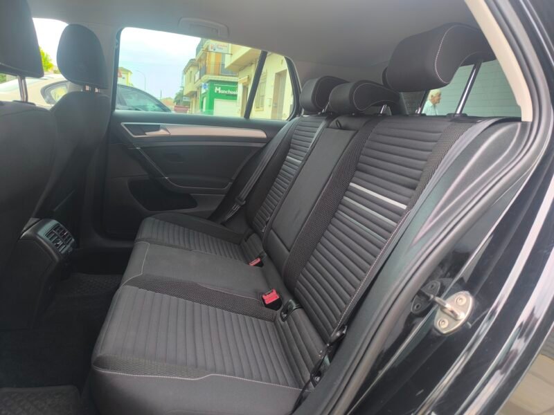 VOLKSWAGEN Golf VII 1.6Tdi