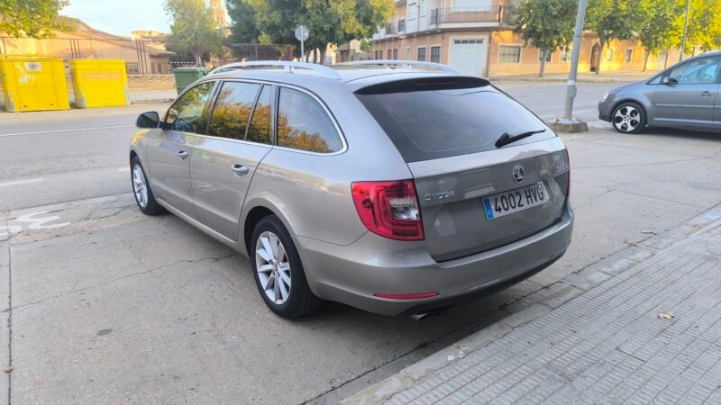 SKODA Super; 2.0 TDI