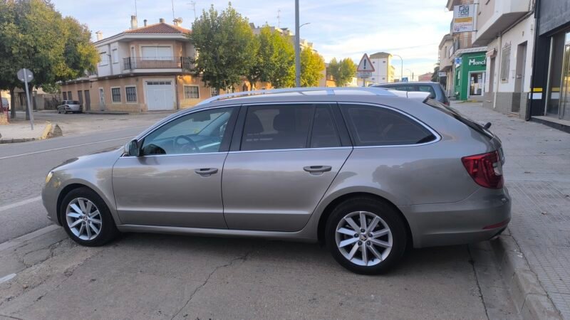 SKODA Super; 2.0 TDI
