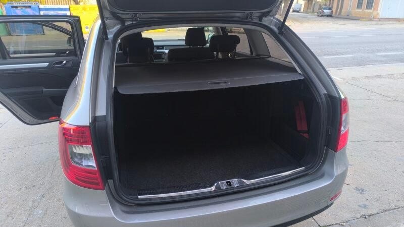 SKODA Super; 2.0 TDI