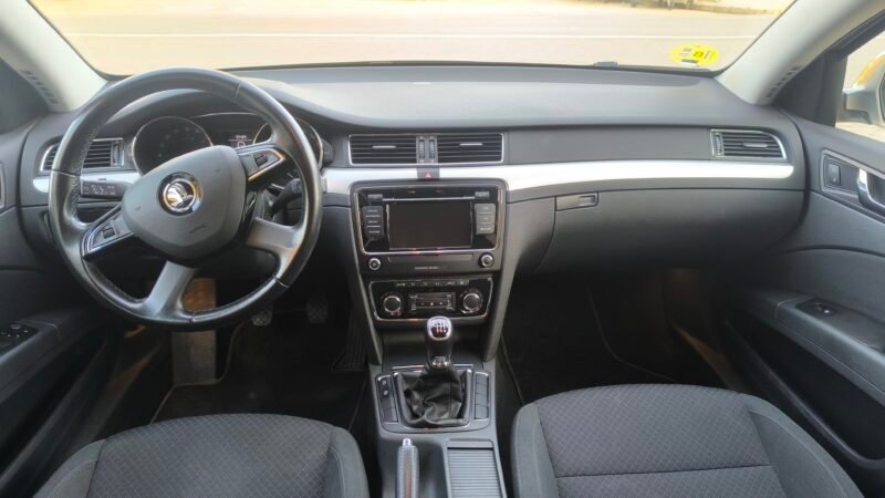 SKODA Super; 2.0 TDI